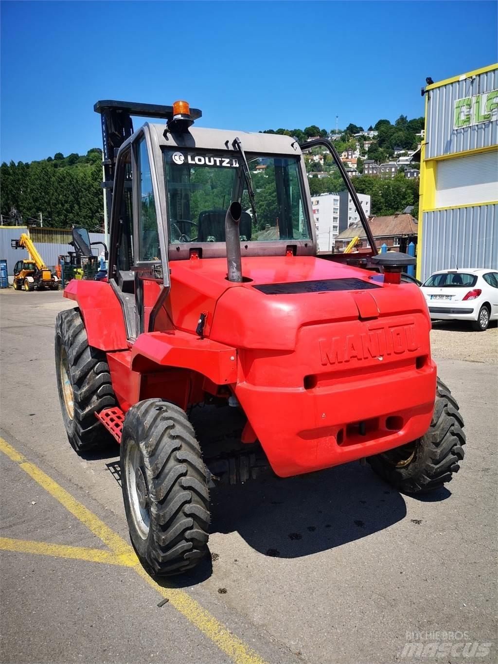 Manitou M26-4 Rough terrain trucks