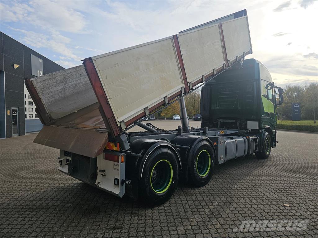 Iveco Stralis 560 6x4 Cable lift demountable trucks