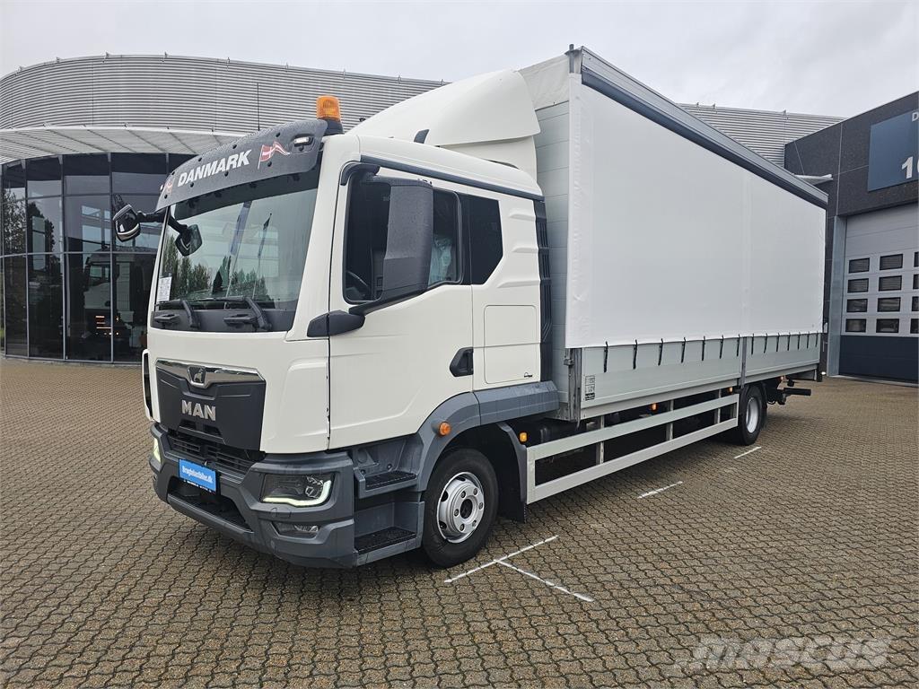 MAN TGL 12.250 Curtainsider trucks
