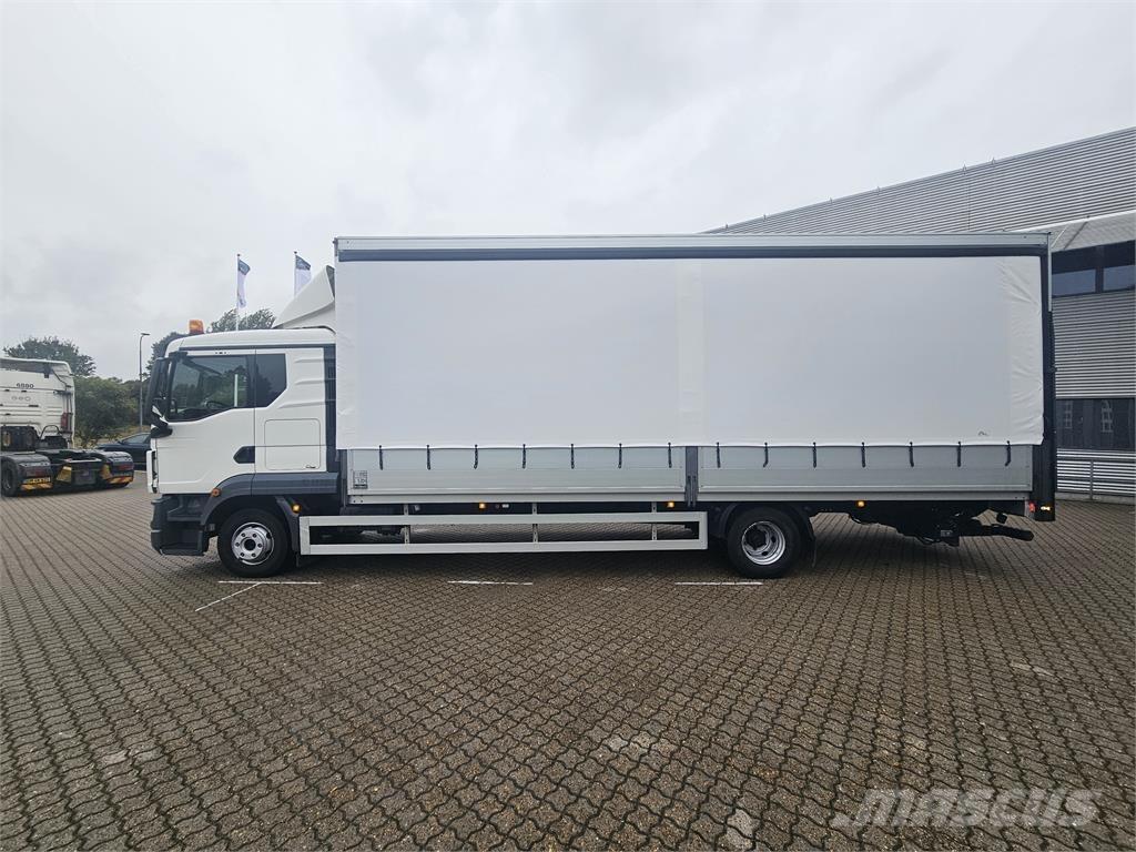 MAN TGL 12.250 Curtainsider trucks