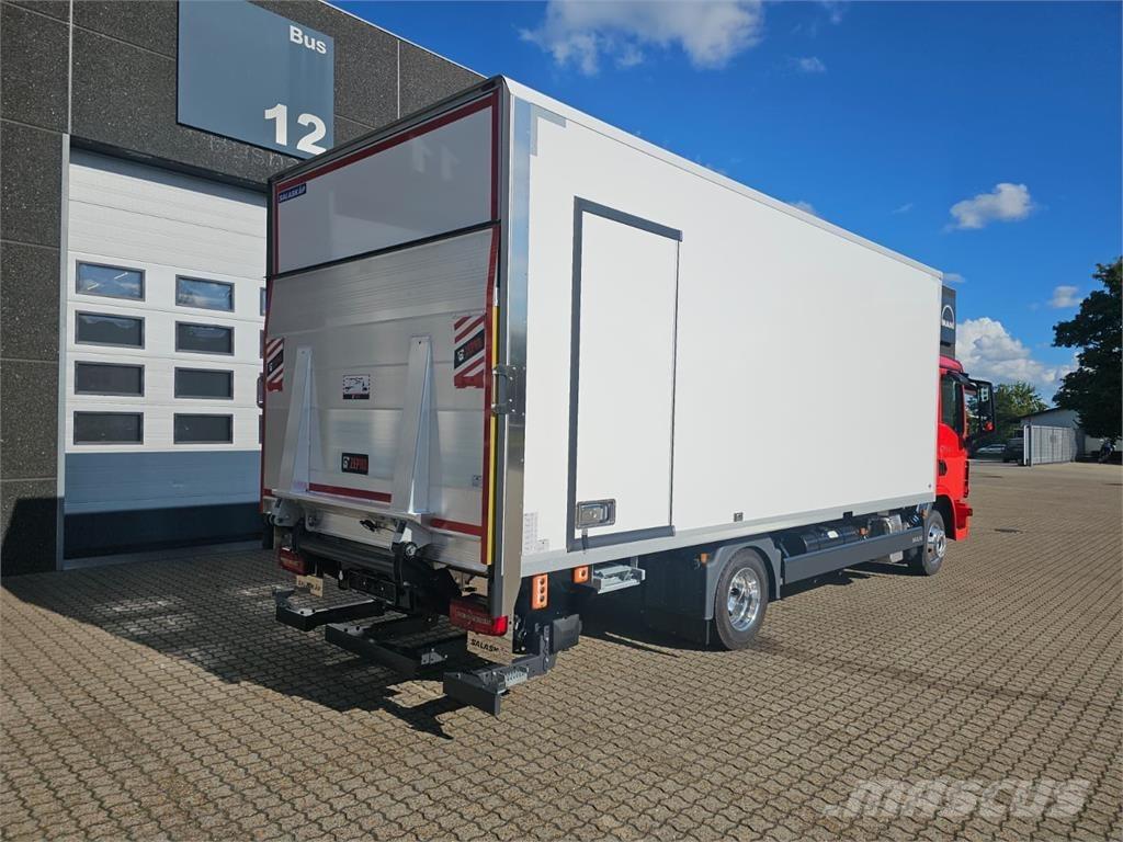 MAN TGL 8.220 Box body trucks