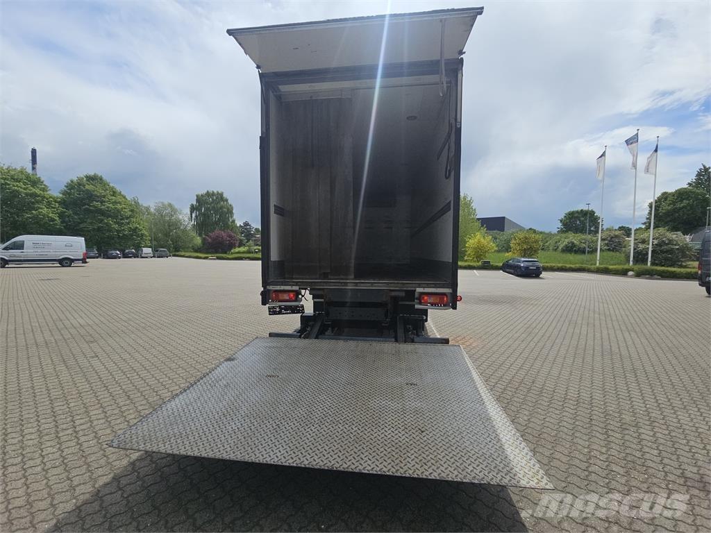 Volvo FE320 Temperature controlled trucks