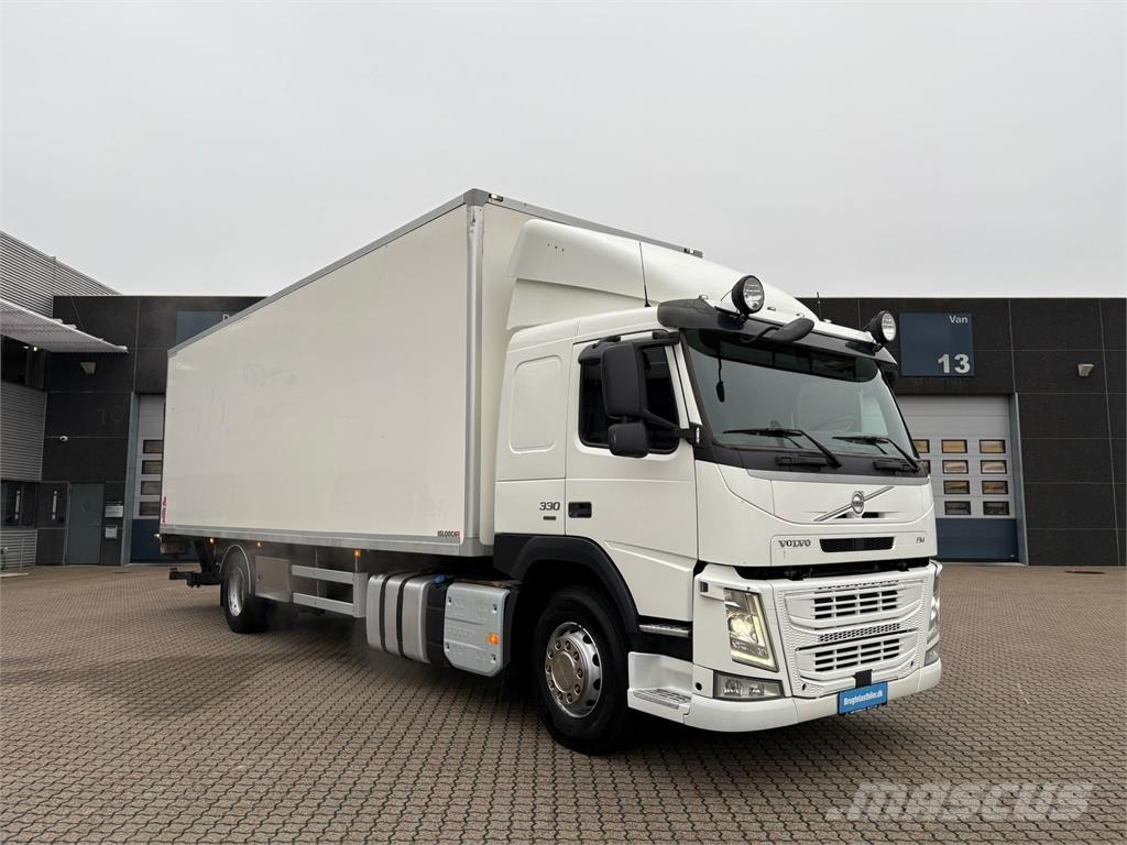 Volvo FM330 Temperature controlled trucks