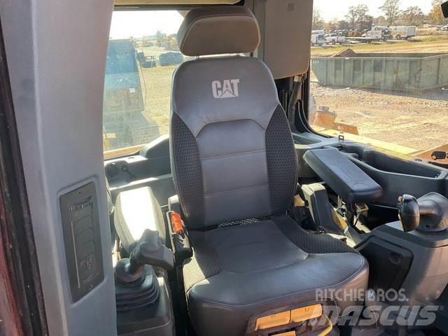 CAT D6 LGP WH Crawler dozers