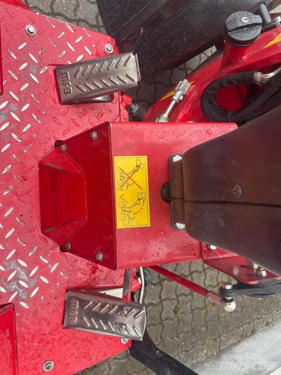 Schäffer 2434 Mini loaders