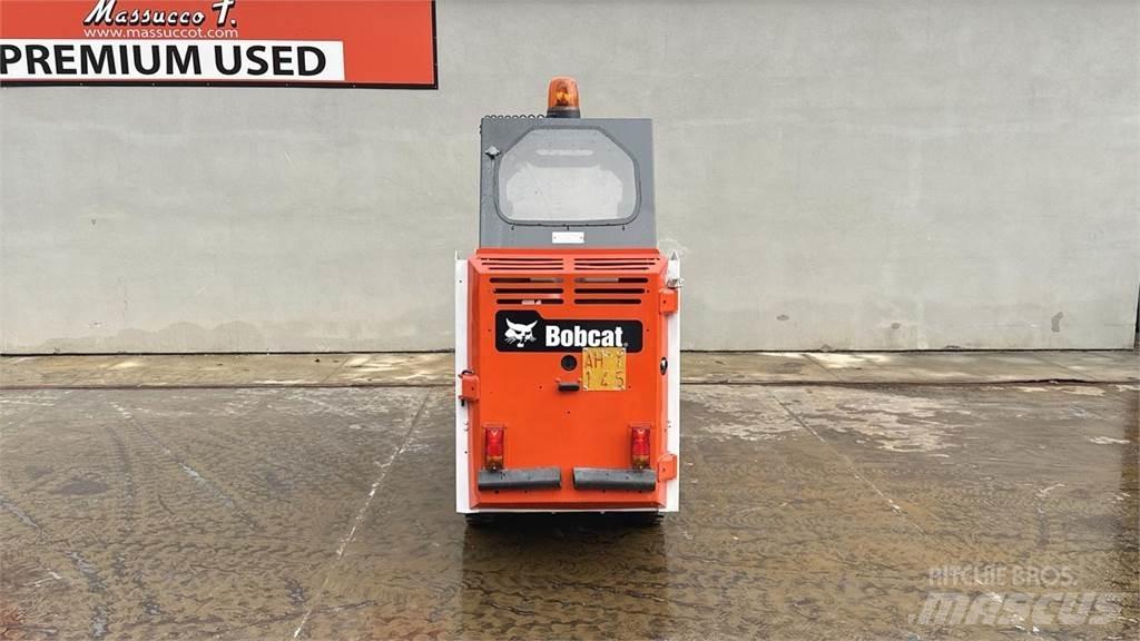 Bobcat S70 Skid steer loaders