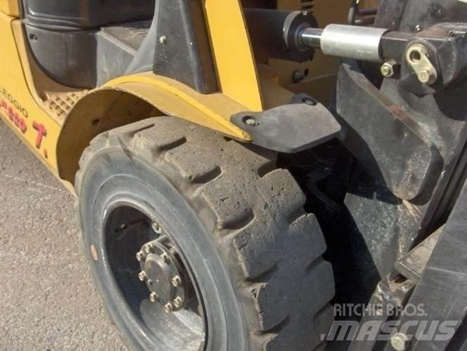CAT DP30N Diesel trucks