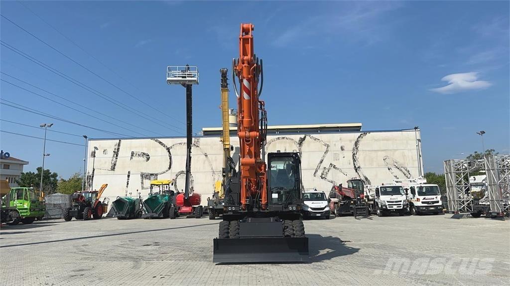 Hitachi ZX220W-7 Wheeled excavators