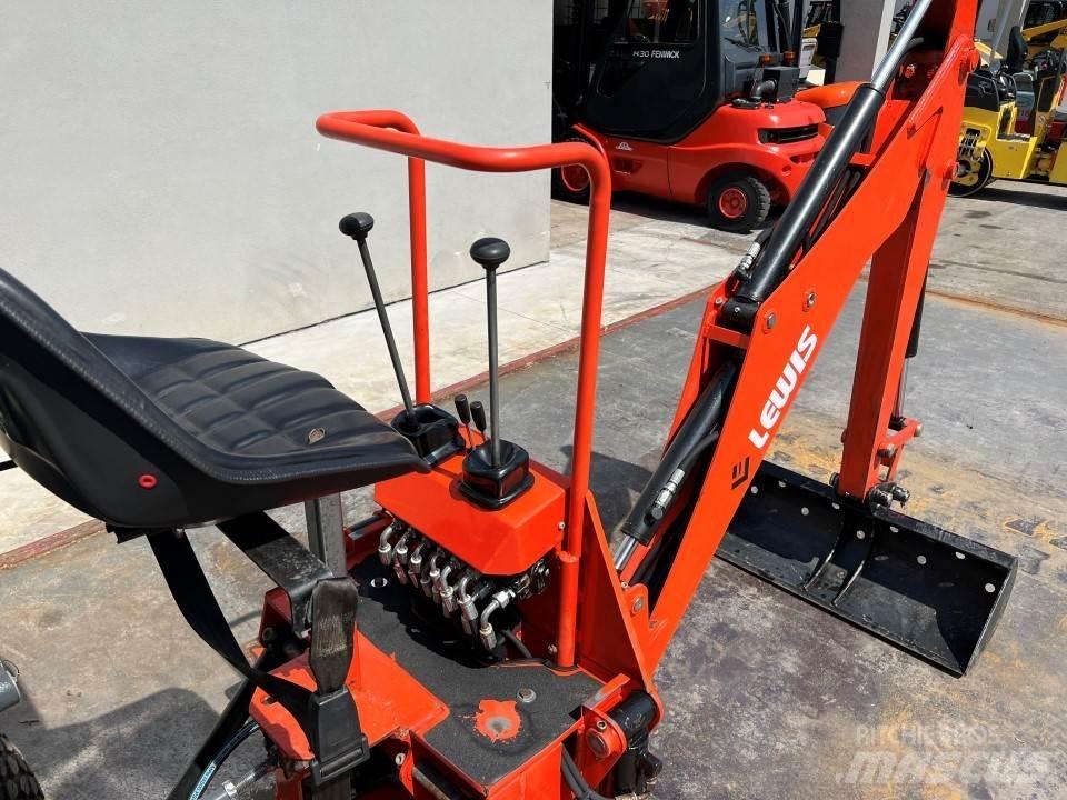 Kubota B2231 Backhoe loaders
