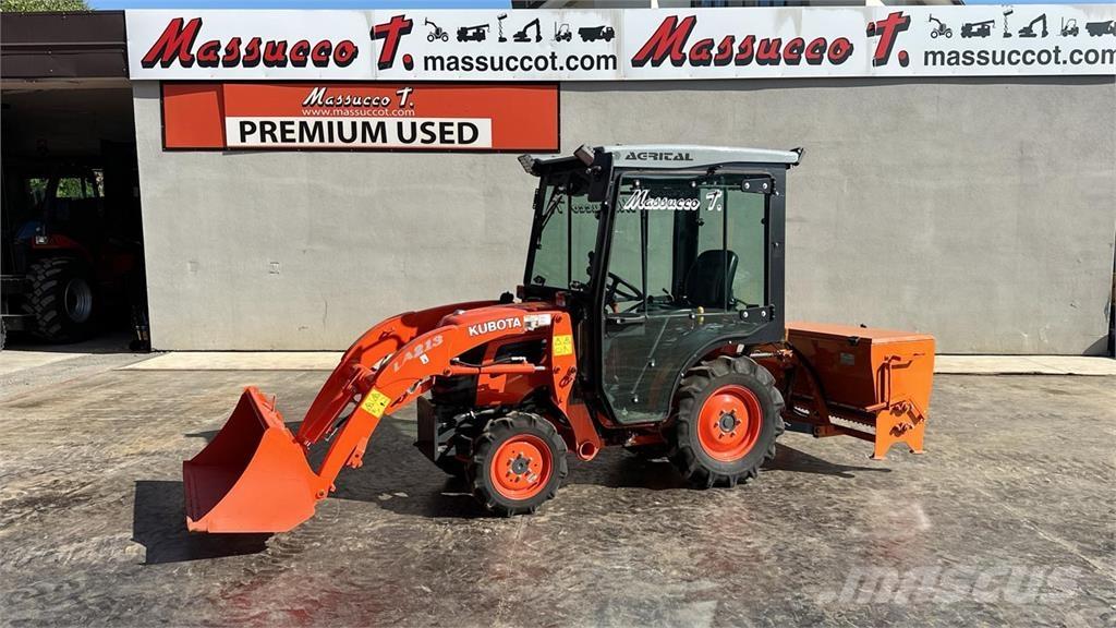 Kubota LA213FL 4x4 Snow blades and plows