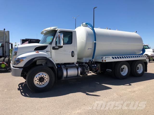 International HV Waste trucks