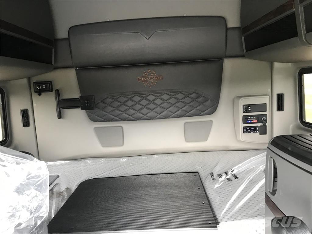 International HX Tractor Units