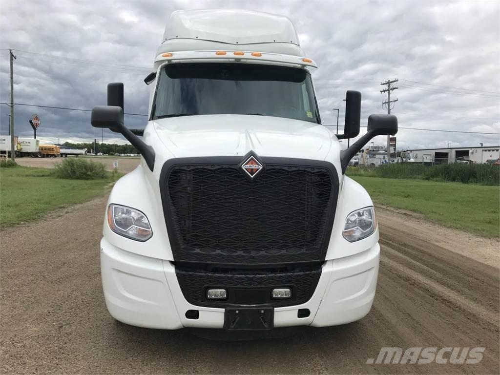 International LT Tractor Units