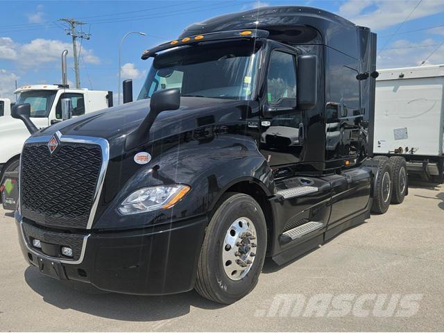 International LT Tractor Units