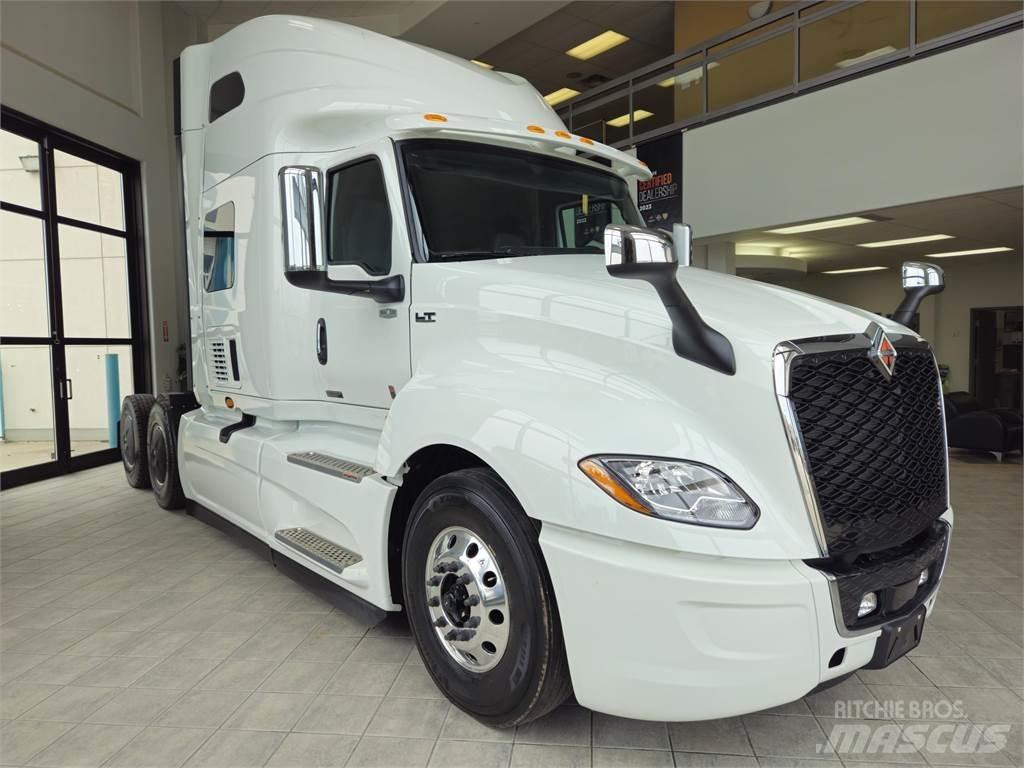 International LT Tractor Units