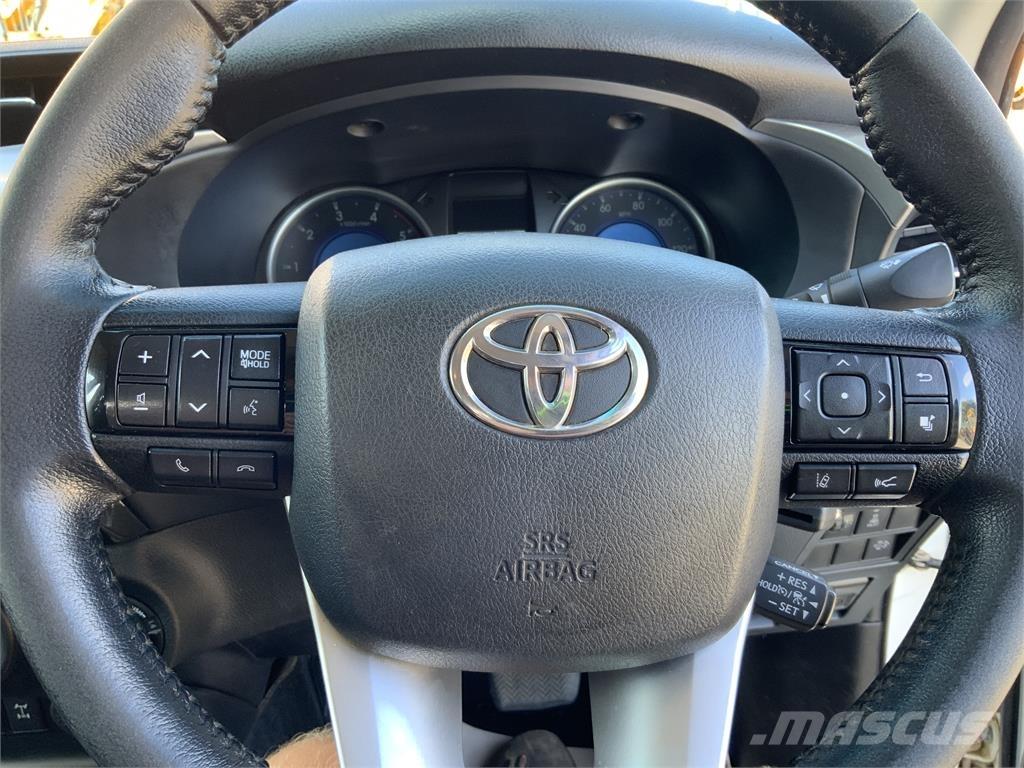 Toyota Hilux (ST24384) Agriculture - Others
