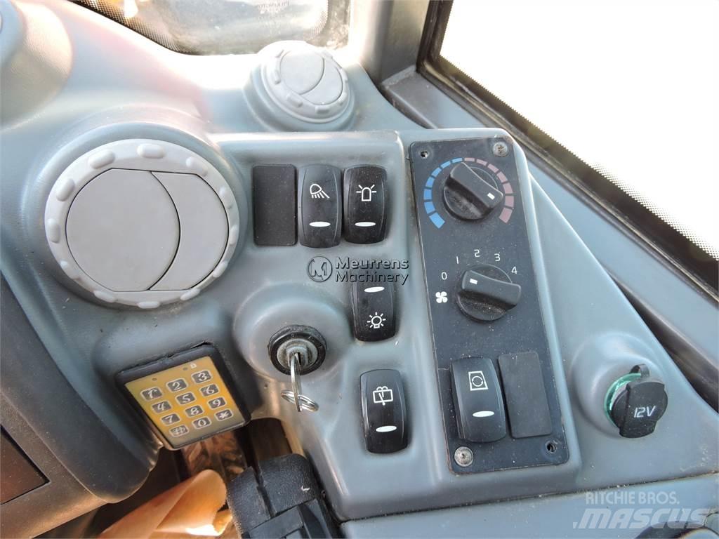 Volvo L25F + FORK Wheel loaders