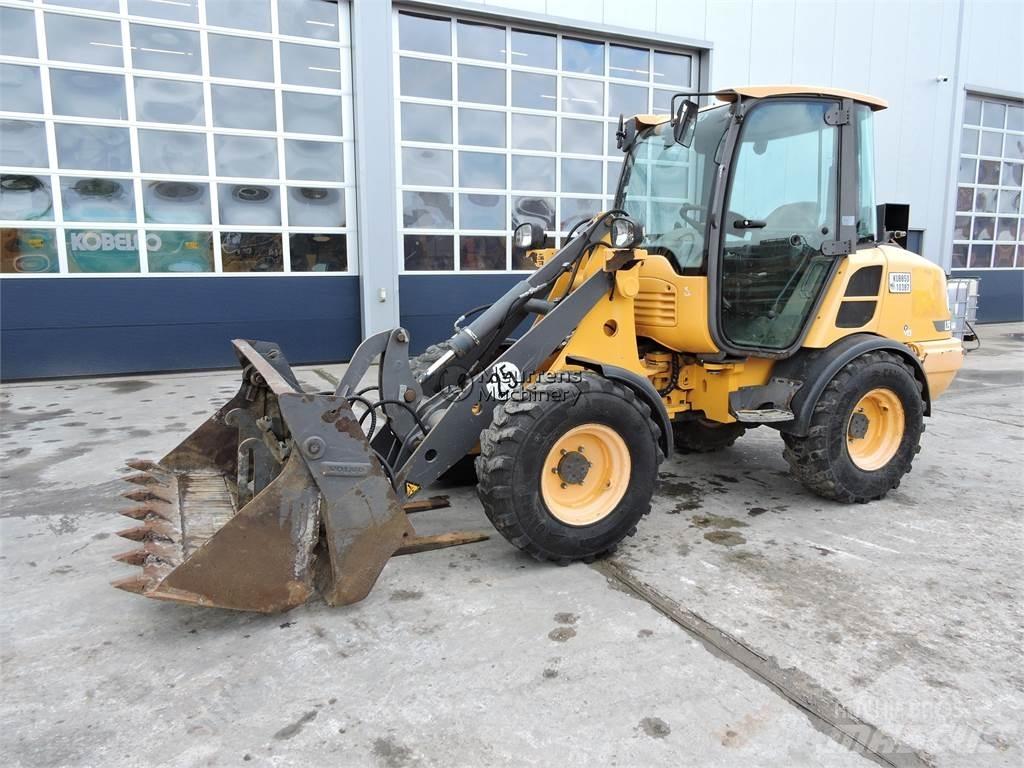 Volvo L25F + FORK Wheel loaders