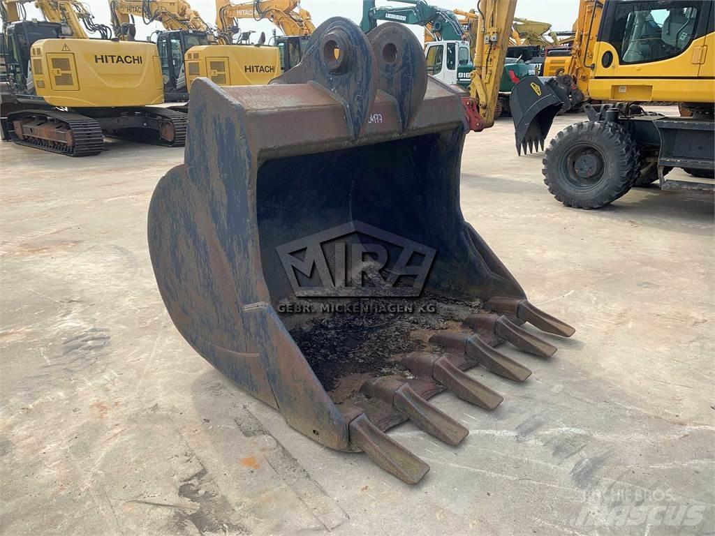 Komatsu 1800 mm Backhoes