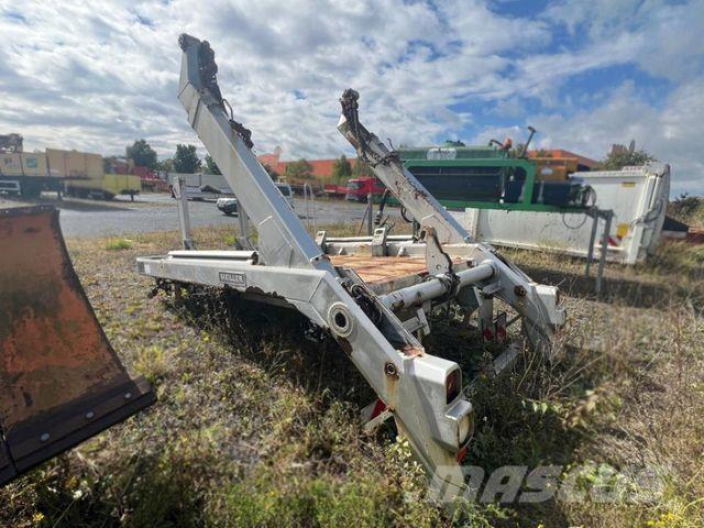  ANDERE Hook lift trucks