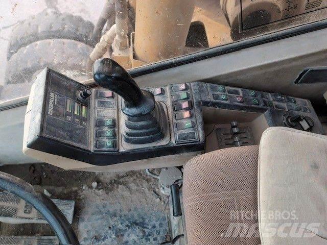 CAT M320 Wheeled excavators