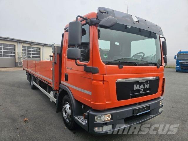 MAN 12.220 Flatbed / Dropside trucks
