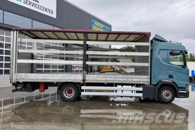 Scania R410 4x2 Curtainsider trucks