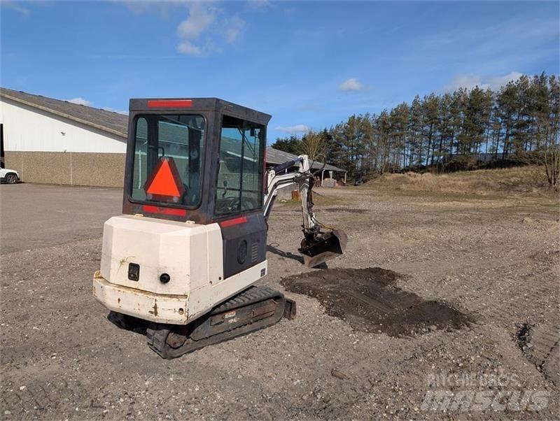 Bobcat X220 Mini excavators < 7t (Mini diggers)