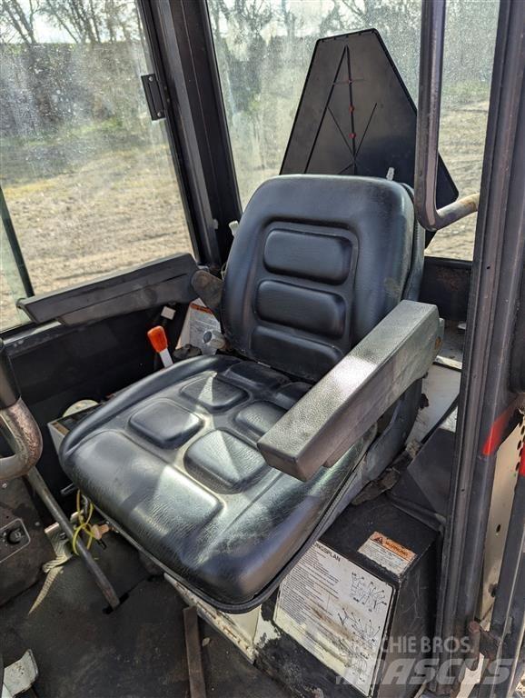 Bobcat X220 Mini excavators < 7t (Mini diggers)