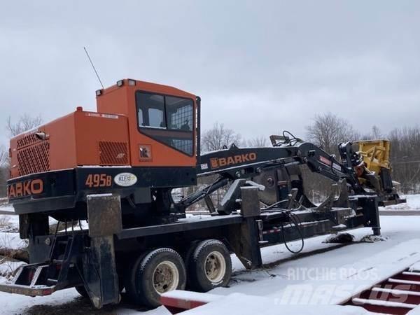 Barko 495B Knuckleboom loaders