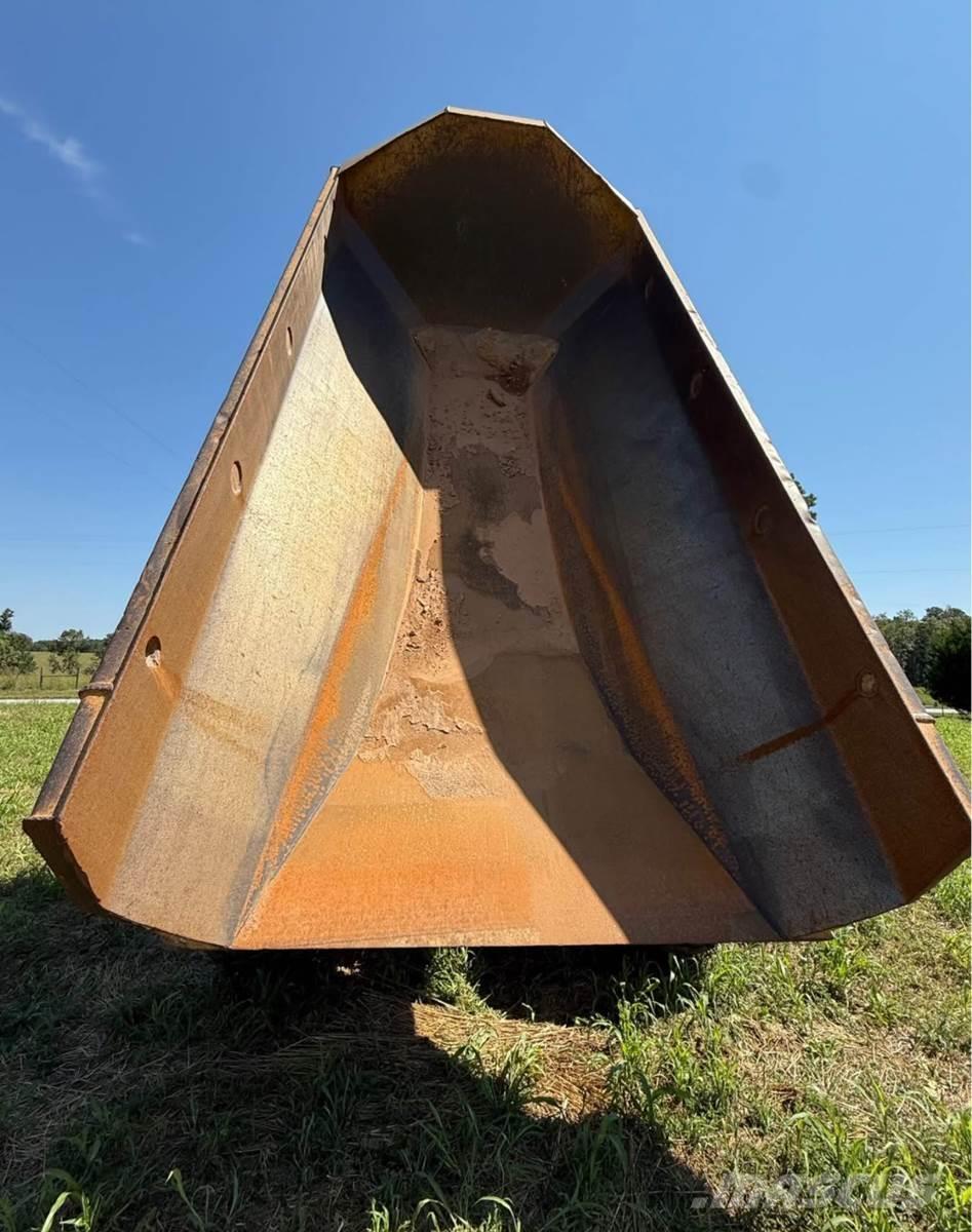 CAT 725 Articulated Dump Trucks (ADTs)