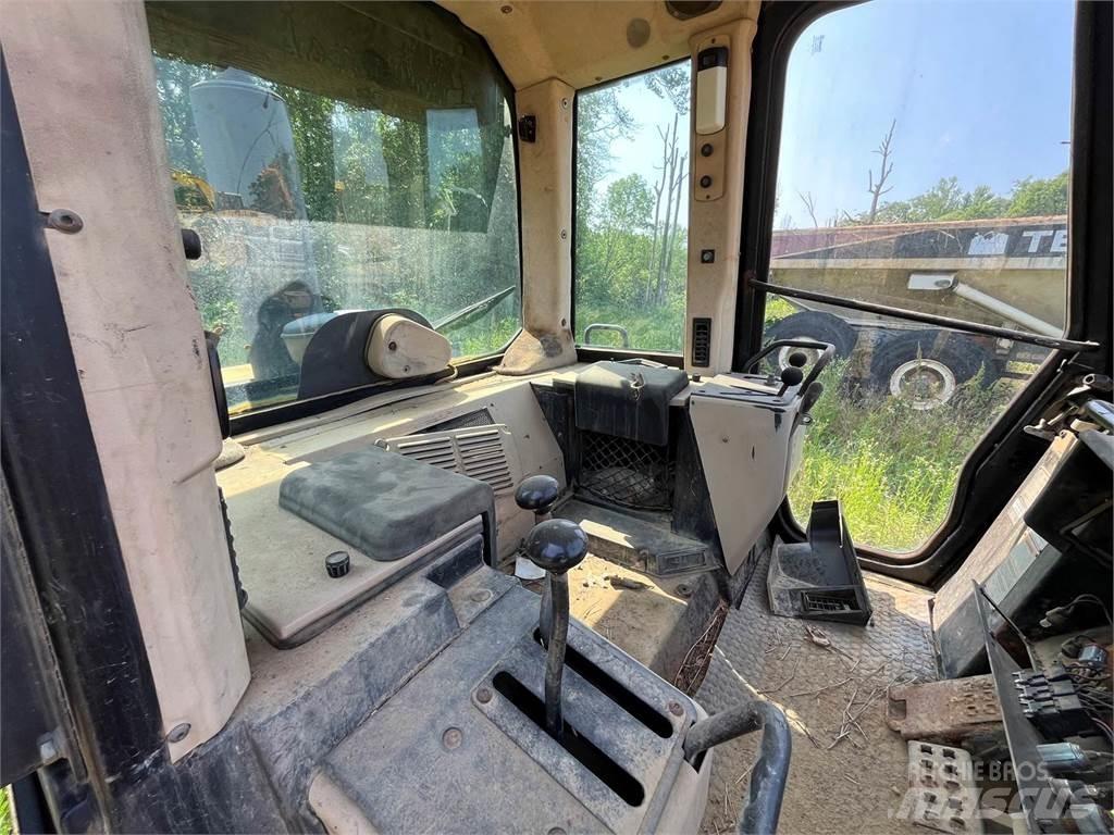 CAT 953C Crawler loaders