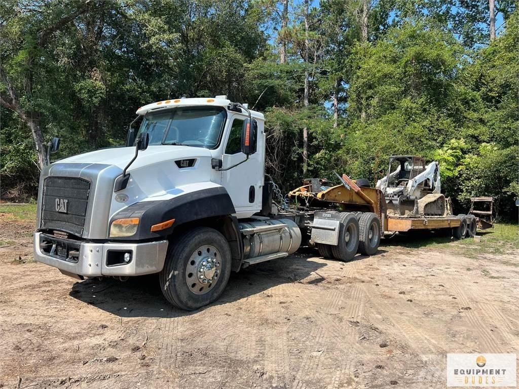 CAT CT660S Tractor Units