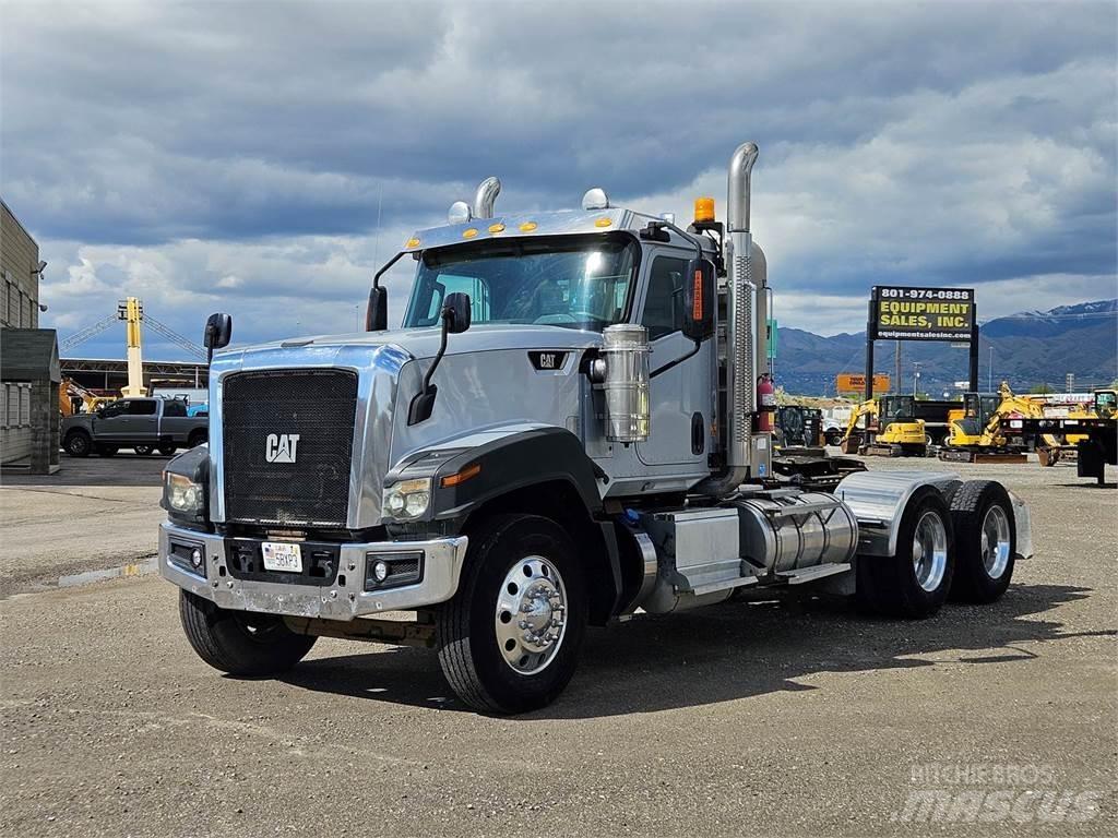 CAT CT680L Tractor Units
