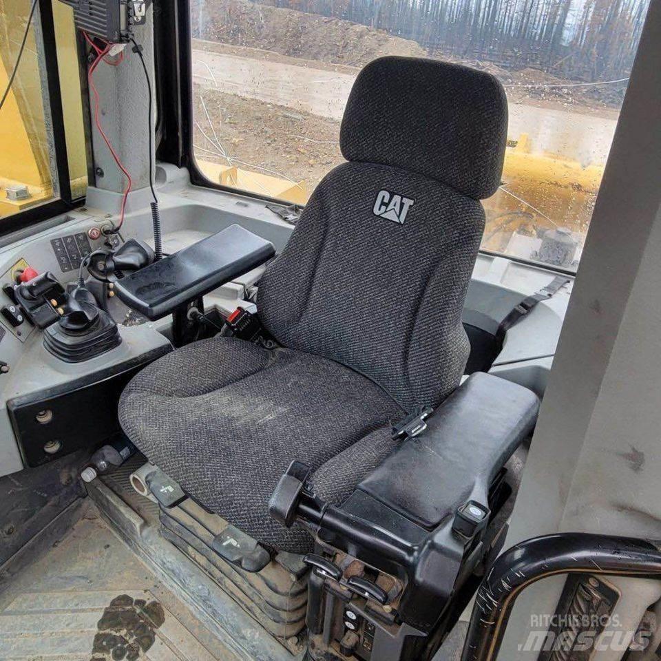 CAT D10T Crawler dozers