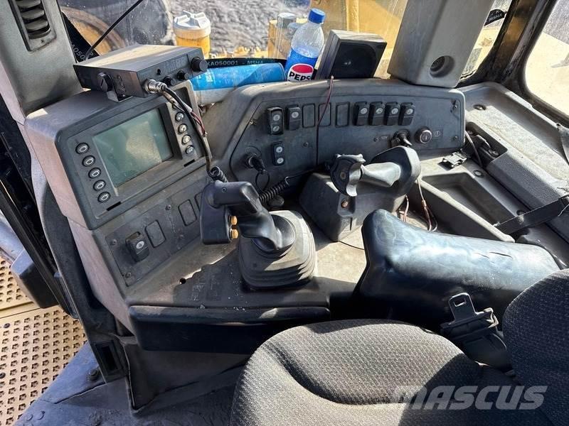 CAT D11T Crawler dozers