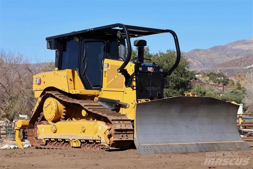 CAT D6 XL Crawler dozers