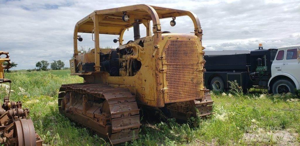 CAT D8H Crawler dozers