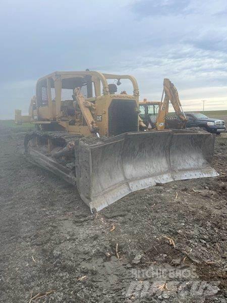 CAT D8H Crawler dozers