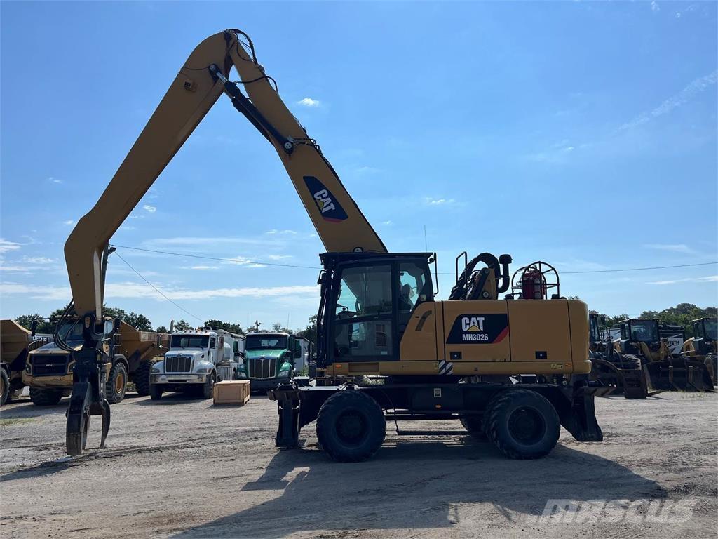 CAT MH3026 Demolition excavators