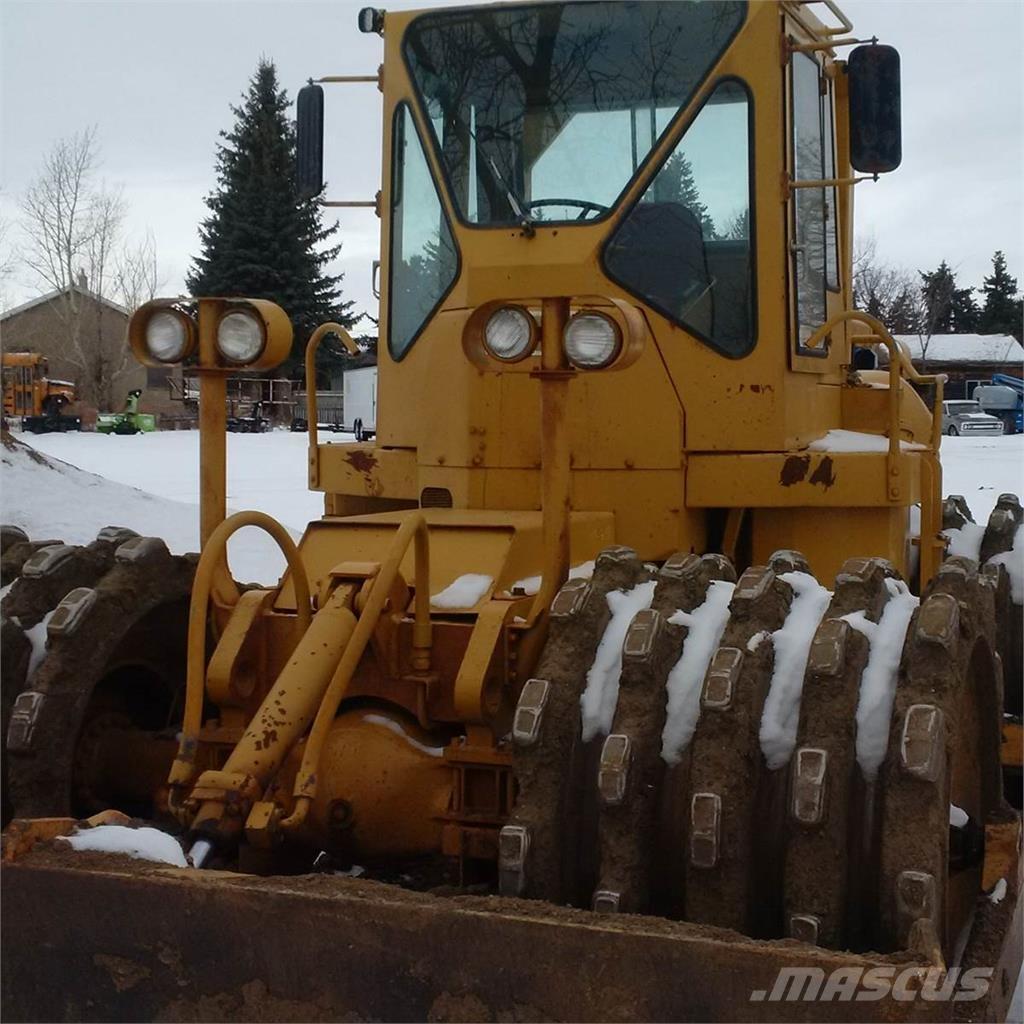 CAT SR4B Towed vibratory rollers