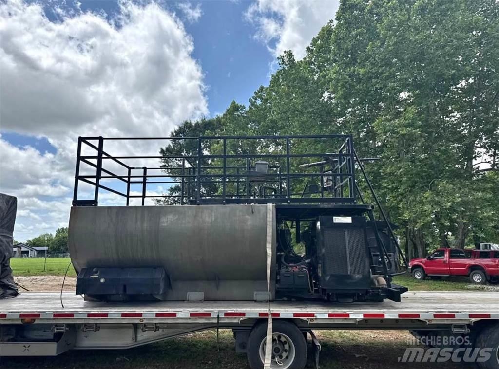 Finn T170 Receiving hoppers, blowers and elevators
