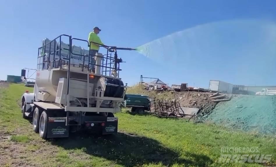 Finn T170 Receiving hoppers, blowers and elevators
