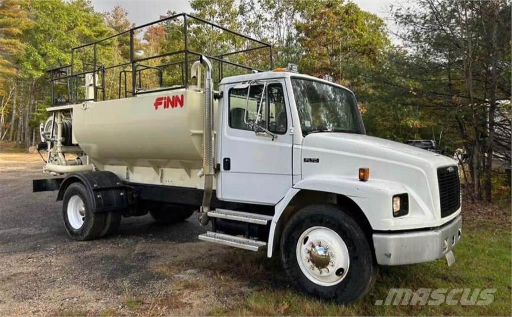 Finn T170 Receiving hoppers, blowers and elevators