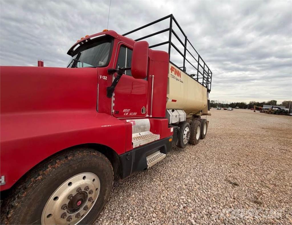 Finn T330 Receiving hoppers, blowers and elevators