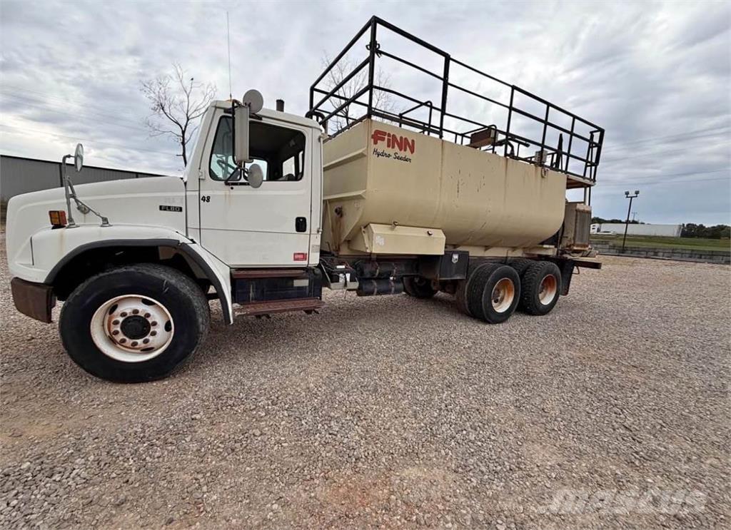 Finn T330 Receiving hoppers, blowers and elevators