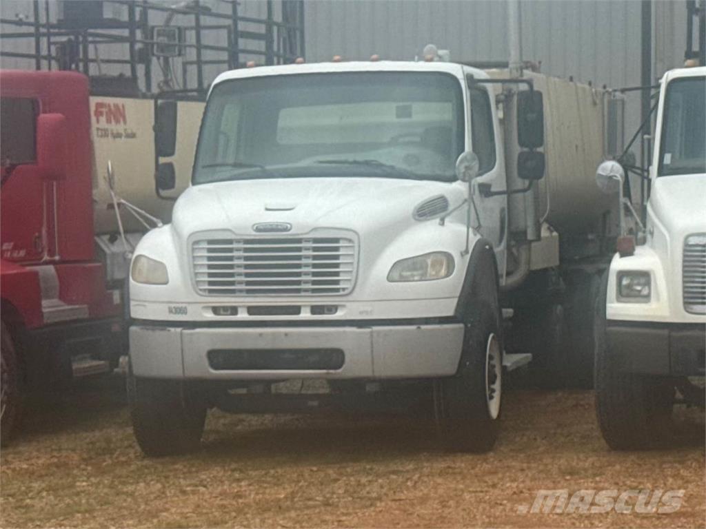 Finn T330 Receiving hoppers, blowers and elevators