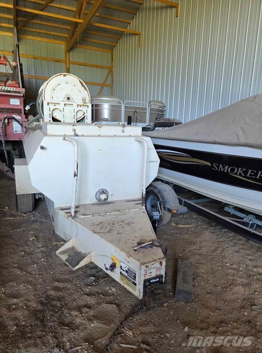 Finn T60T Receiving hoppers, blowers and elevators