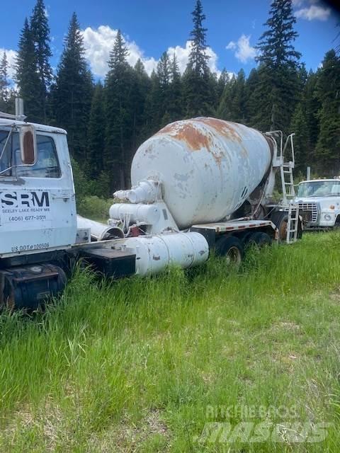 Ford LT9000 Concrete trucks