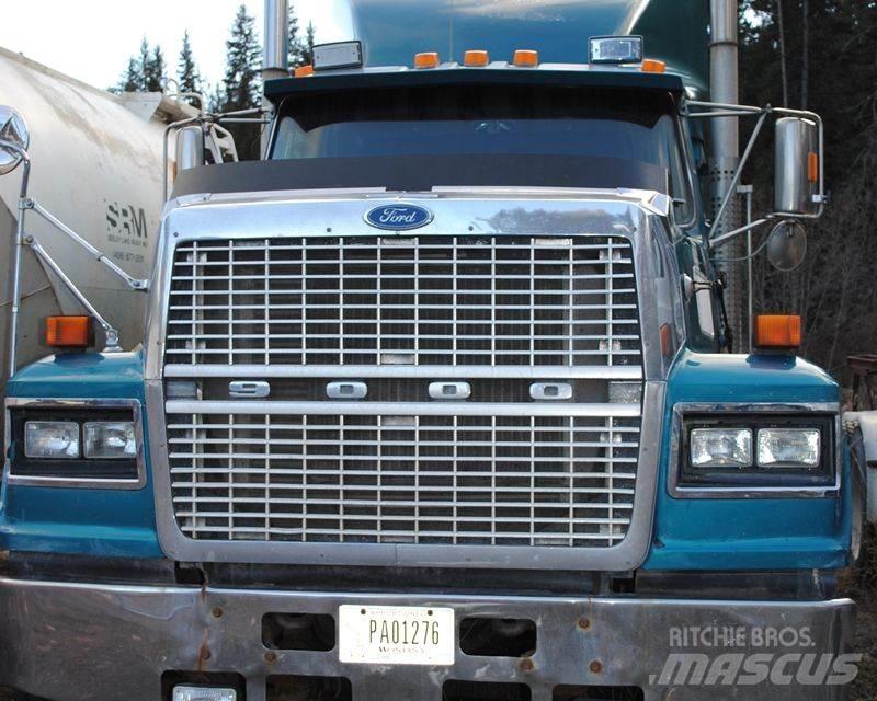 Ford LTL9000 Tractor Units